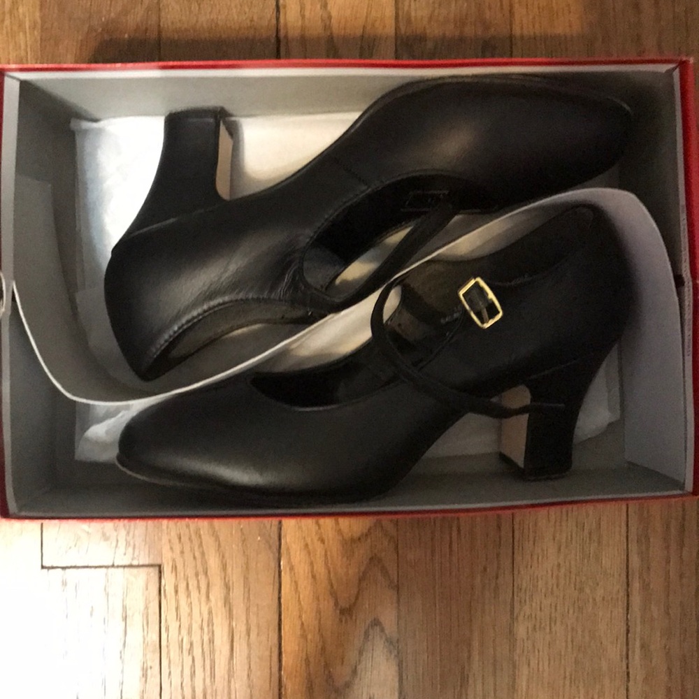 Capezio character shoes